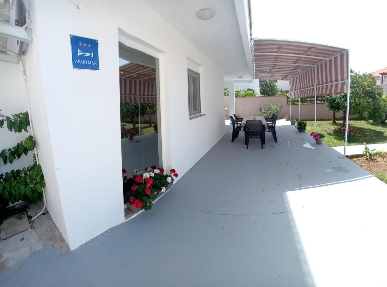 Apartman Naomi Bibinje Bilik gambar